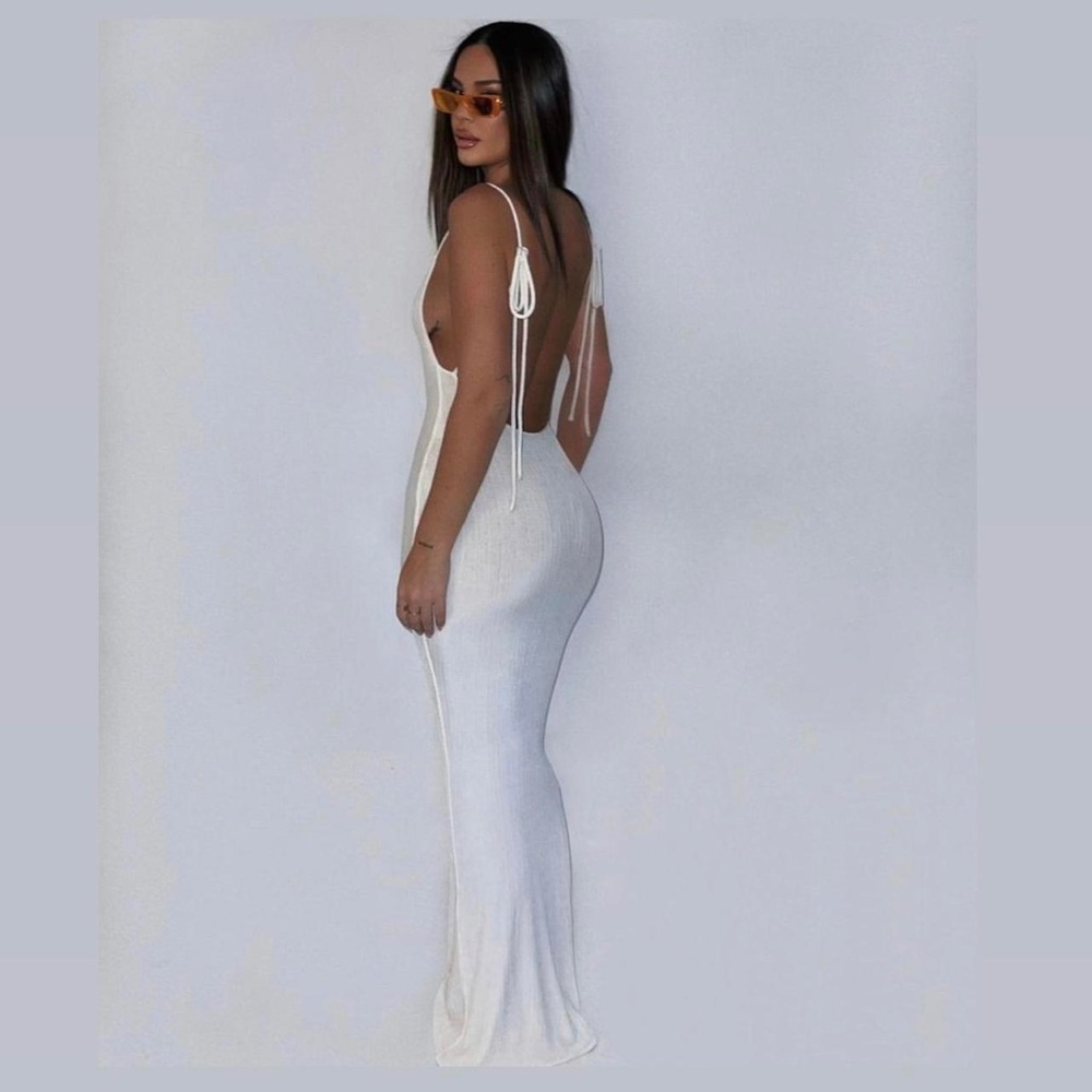 Naked Warbrobe so tied up maxi
This is the Slinky Collection S White NWT